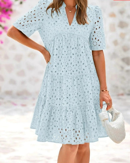Damen luftiges Kleid mit trendigem Lochmuster und voluminöser Silhouette Stalluxe