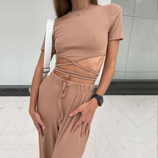 Damen sportliches Crop-Top mit dekorativem Schnitt und elastischem Bund Stalluxe