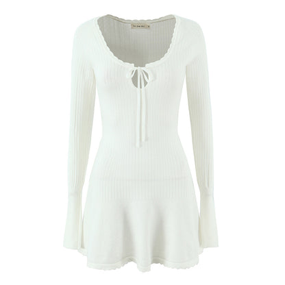 Damen Strickpullover mit elegantem V-Ausschnitt und schickem Rüschensaum Stalluxe