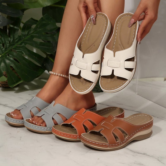 Damen bequeme Schlippersandalen mit anatomischer Fußbettung und verstellbaren Riemen Stalluxe