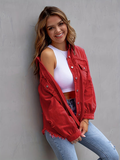 Damen oversized Jeansjacke mit fransigen Säumen und aufgesetzten Taschen Stalluxe