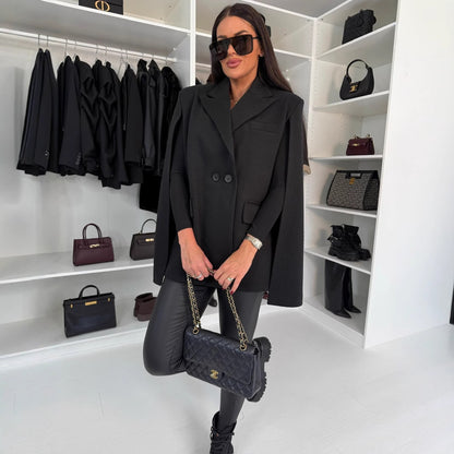 Damen Eleganter Cape-Blazer mit doppelter Knopfleiste und klaren Linien Stalluxe