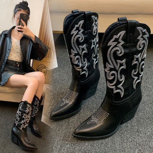 Damen Cowboy-Stiefel mit eleganter Stickerei und modernem Wedge-Design Stalluxe