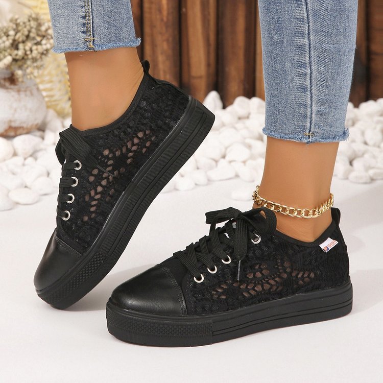 Damen Sneaker mit filigranem Spitzen-Design und rutschfester Sohle Stalluxe