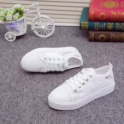 Damen Sneakers mit transparentem Spitze-Design und rutschfester Sohle Stalluxe