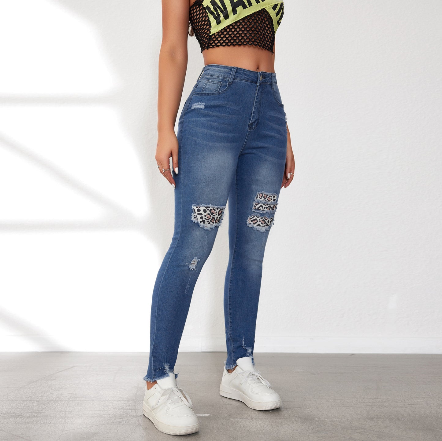 Damen Skinny Jeans mit animalischen Applikationen und Distressed-Effekten Stalluxe