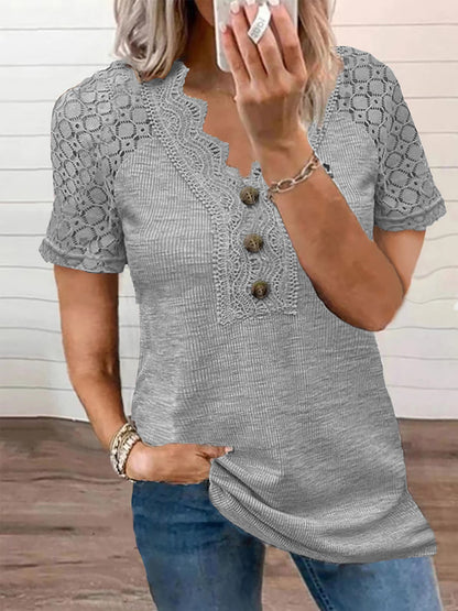 Damen elegantes Oberteil mit Spitzenärmeln und raffinierten Knopfdetails Stalluxe
