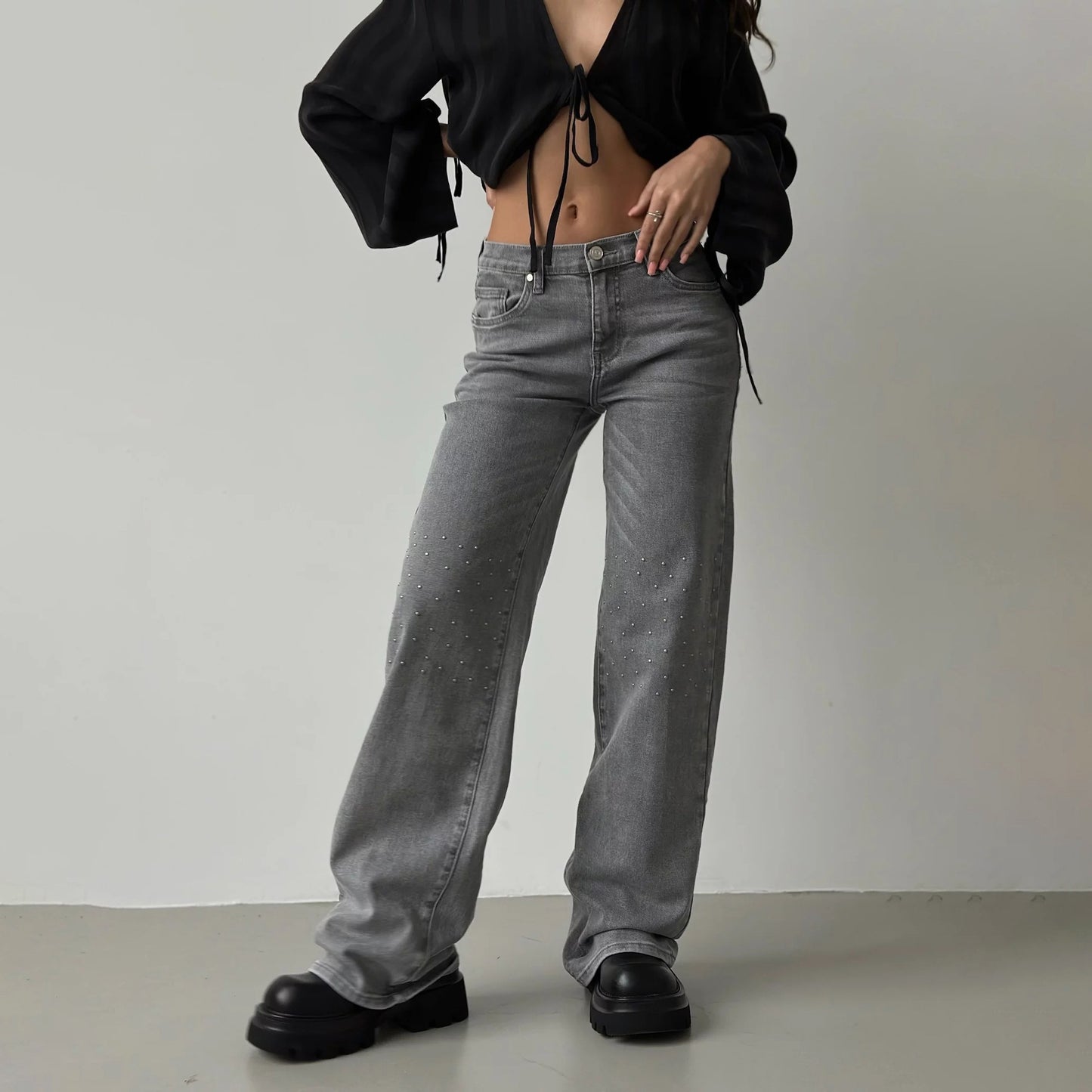 Damen Hochgeschnittene Jeans mit modischem Distressed-Design und originellen Nieten Stalluxe