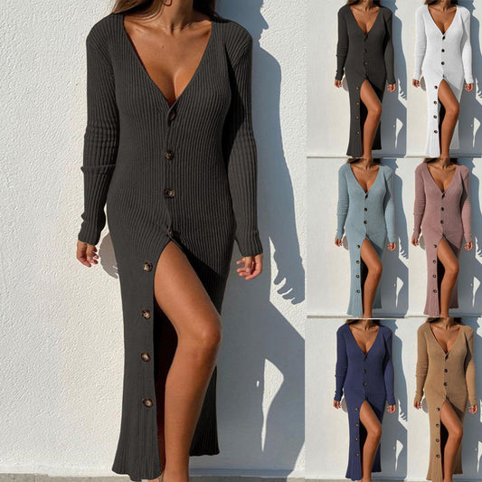 Damen Langer Strickkleid mit tiefem V-Ausschnitt und Knopfdetails Stalluxe