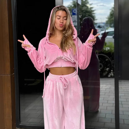 Damen sportlicher Velours Jogginganzug mit lässiger Kapuze und praktischen Taschen Stalluxe
