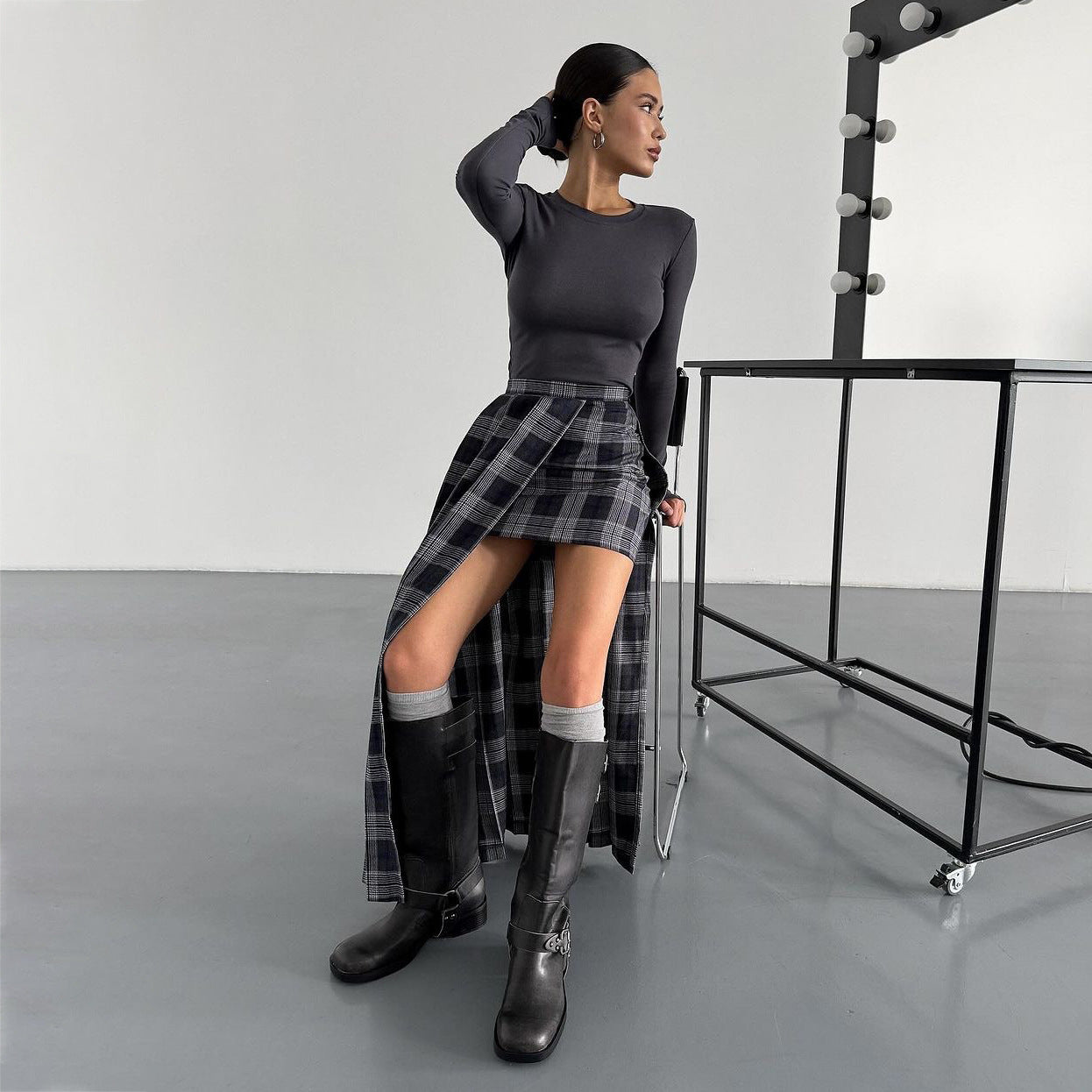 Damen Blazer-Rock-Kombination mit asymmetrischem Schnitt und grafischem Karomuster Stalluxe