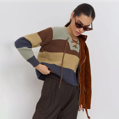 Damen Strickpullover mit lässigem V-Ausschnitt und dekorativem Schnürdetail Stalluxe