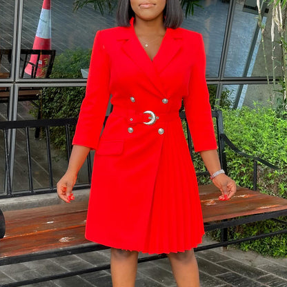 Damen Sakko-Kleid mit tailliertem Gürtel und eleganten Knopfdetails Stalluxe