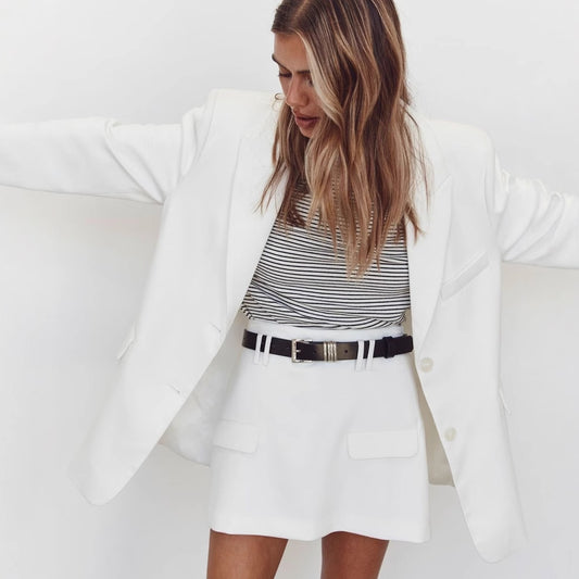Damen eleganter Blazer mit tailliertem Schnitt und praktischen Taschen Stalluxe