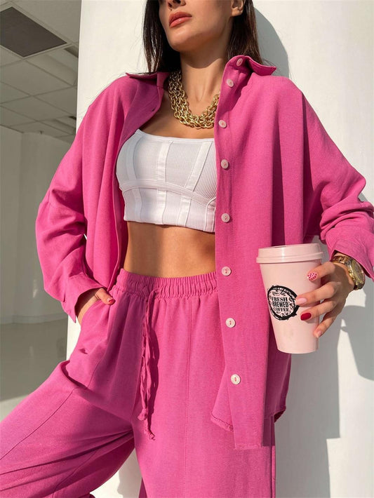 Damen lässiges Sommeroutfit mit übergroßer Bluse und weiten Hosen Stalluxe