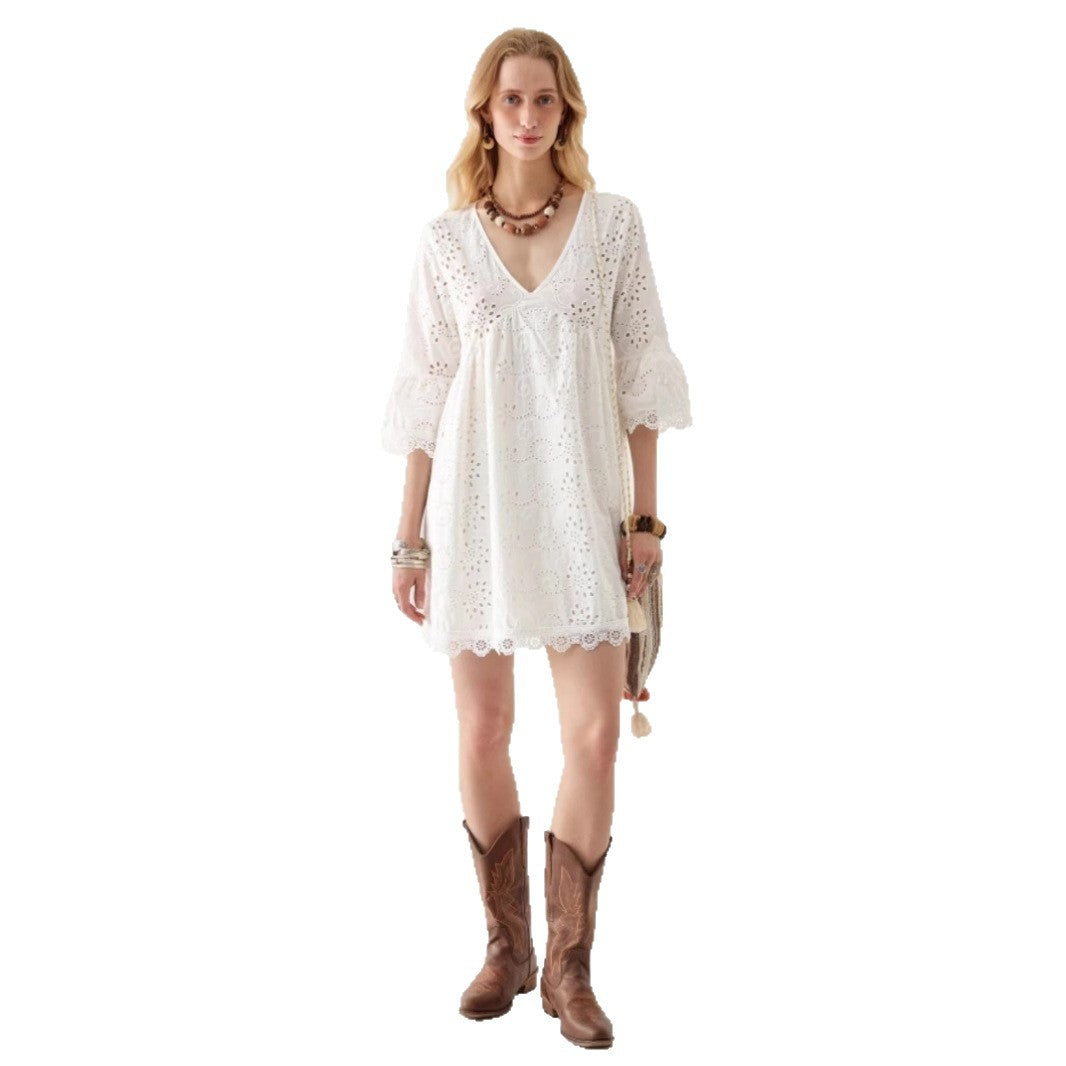 Damen Bluse mit verspieltem Lochmuster und Rüschendetails Stalluxe
