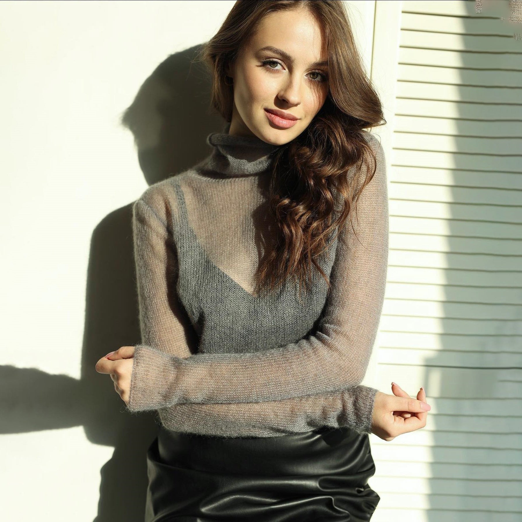 Damen Eleganter Strickpullover mit V-Ausschnitt und hohem Kragen Stalluxe