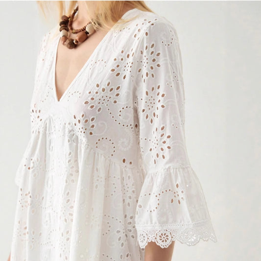 Damen Bluse mit verspieltem Lochmuster und Rüschendetails Stalluxe