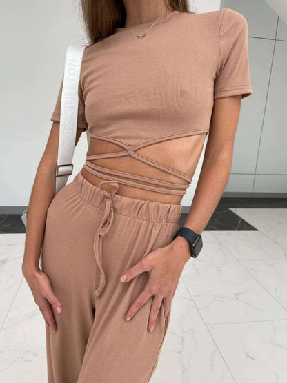 Damen sportliches Crop-Top mit dekorativem Schnitt und elastischem Bund Stalluxe
