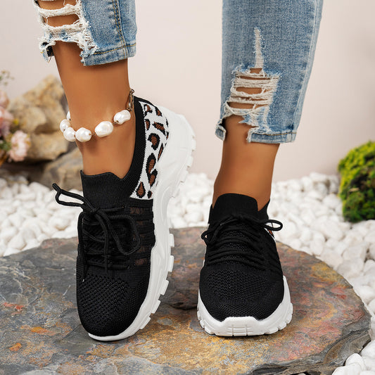 Damen Sportliche Sneakers aus atmungsaktivem Strickmaterial mit auffälligem Leopardenmuster Stalluxe