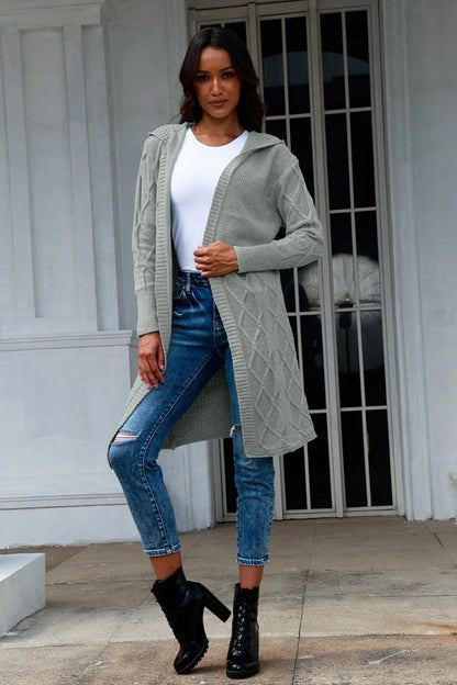 Damen Strickjacke mit Kapuze und stilvollem Zopfdesign Stalluxe Hellgrau