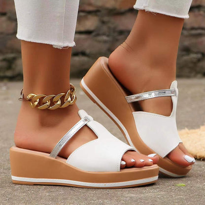 Damen Wedge-Sandalen mit eleganter Riemenführung und komfortablem Fußbett Stalluxe