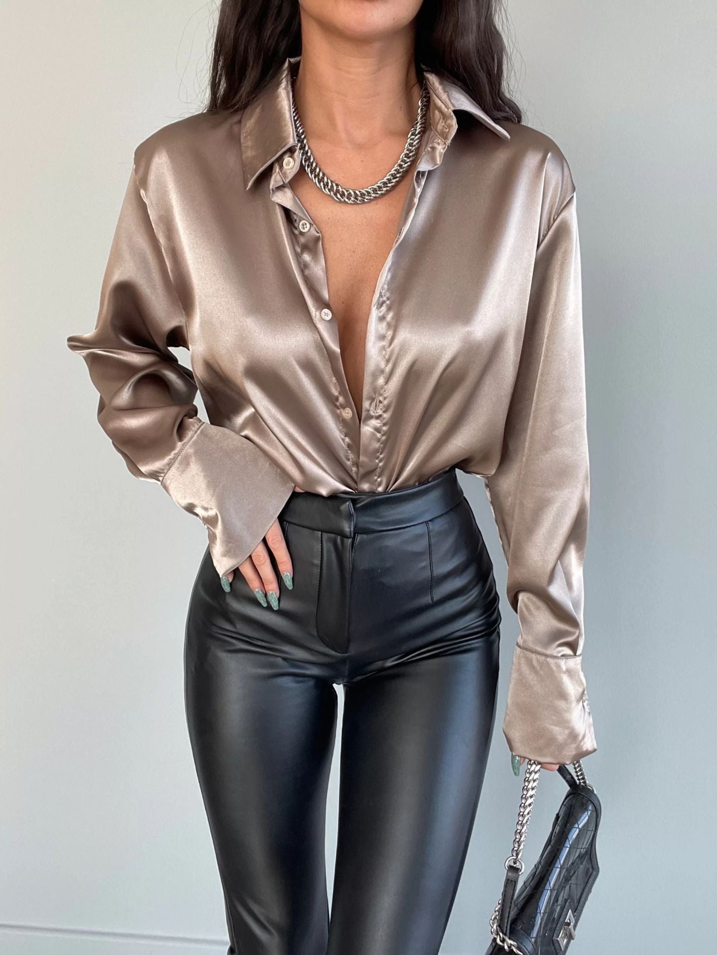 Damen Satinhemd mit oversized Schnitt Stalluxe