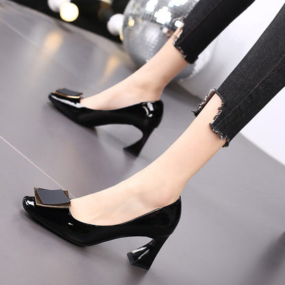 Damen elegante Plateau Pumps mit dekorativem Schmuckdetail Stalluxe