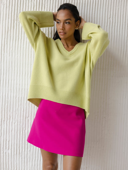 Damen Viskose-Pullover mit tiefem V-Ausschnitt und breiten Bündchen Stalluxe