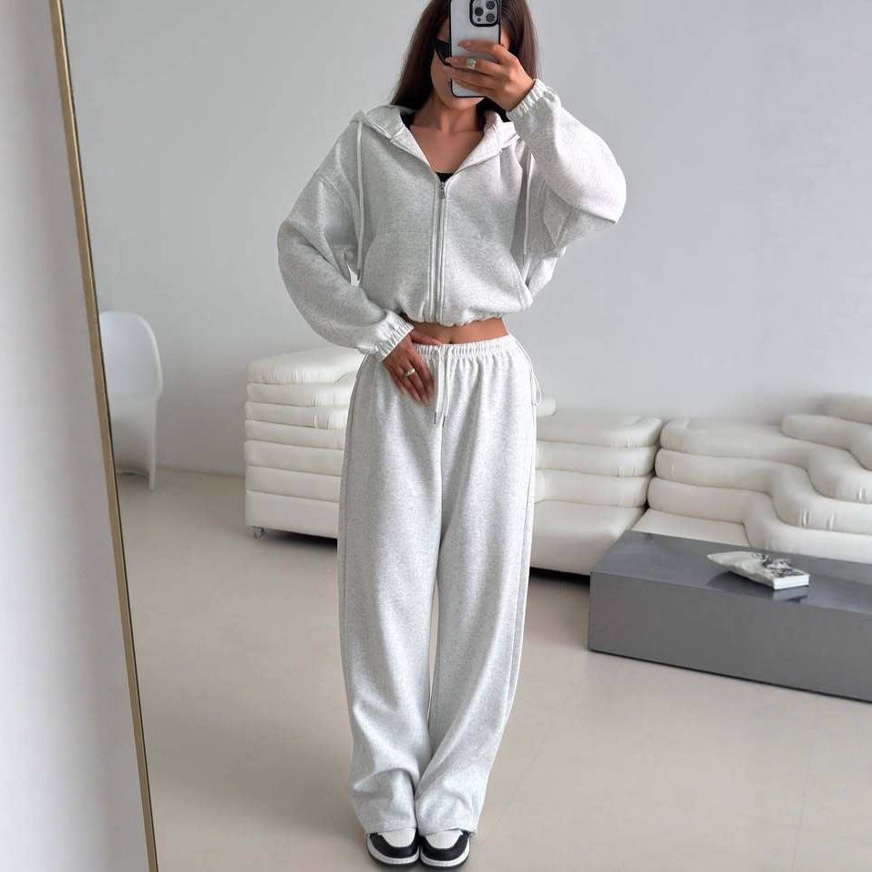 Damen modischer Hoodie mit kurzem Schnitt und passenden Jogginghosen Stalluxe