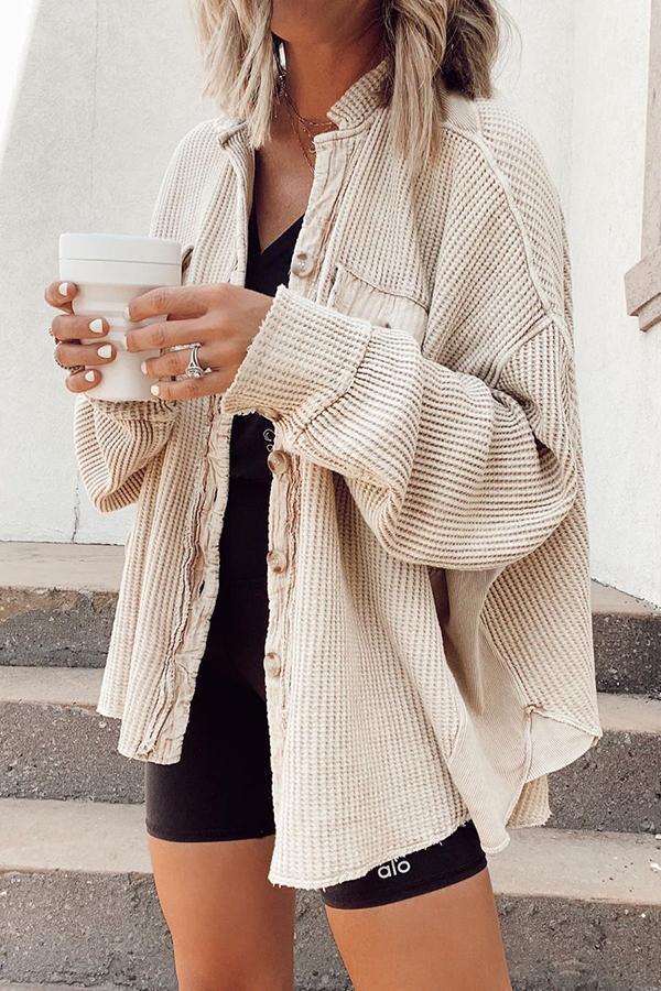 Damen Lässige Waffle-Strickjacke mit praktischen Taschen und Knopfdetails Stalluxe