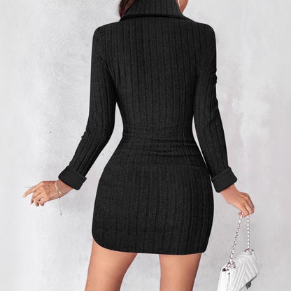 Damen Wickelkleid mit strukturiertem Design und eleganten Knopfdetails Stalluxe