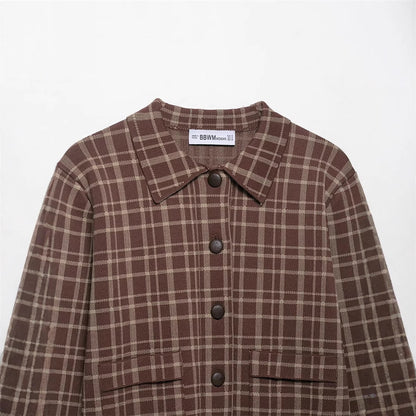 Damen Karierte Kurzjacke mit großen aufgesetzten Taschen und eleganten Knopfdetails Stalluxe