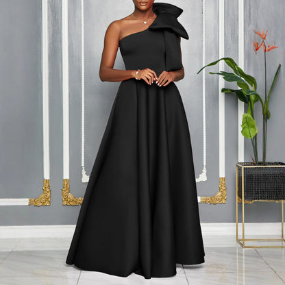 Damen Maxikleid mit asymmetrischem Schnitt und eleganter Schleife Stalluxe