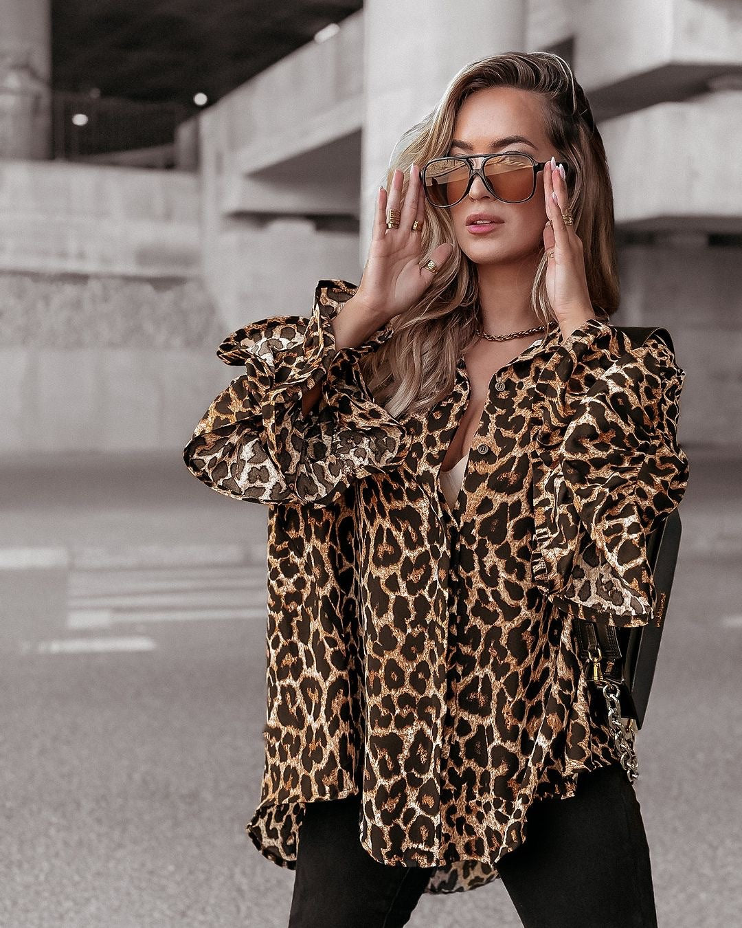 Damen Bluse mit Rüschendetails und modernem Leopardenmuster Stalluxe