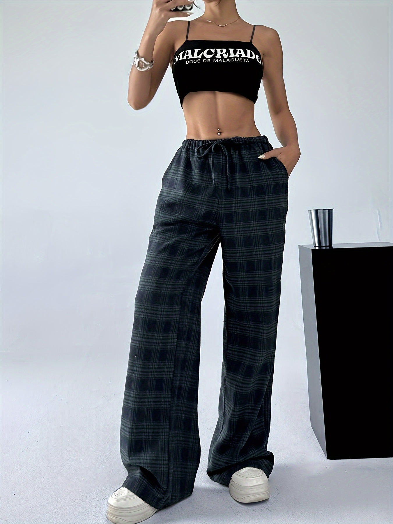 Damen weite Karohose aus weichem Material mit Kordelzug und praktischen Taschen Stalluxe