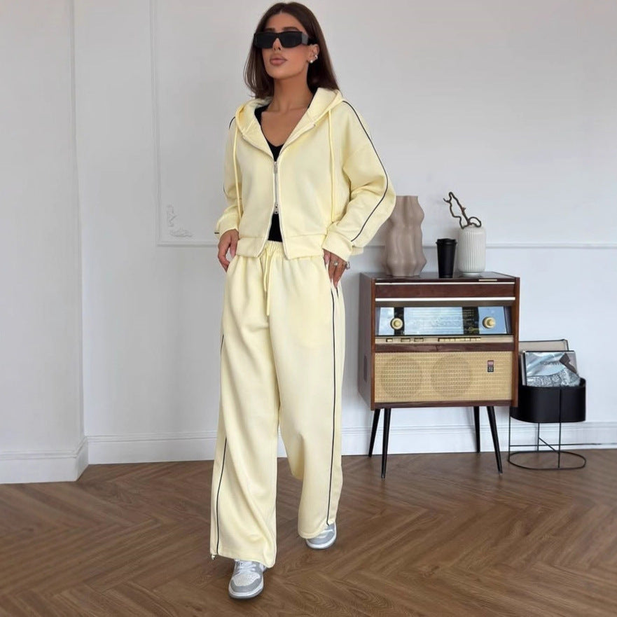 Damen bequemer Hoodie und weite Sporthose mit seitlichen Akzenten Stalluxe