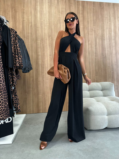 Damen Elegant geschnittener Jumpsuit mit schulterfreiem Design und weiten Beinen Stalluxe