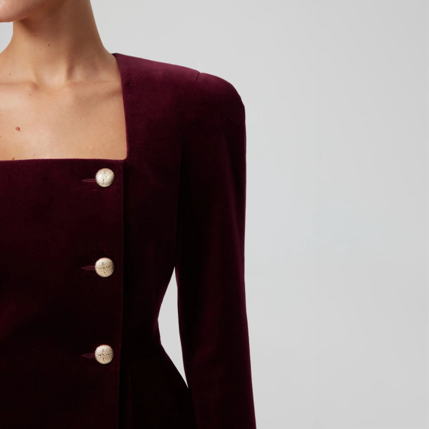 Damen Samt Blazer mit eleganten Knopfdetails Stalluxe