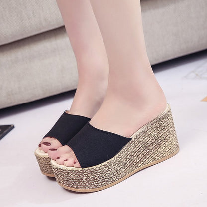 Damen Wedgesandalen mit modernem Riemendesign und komfortablem Fußbett Stalluxe