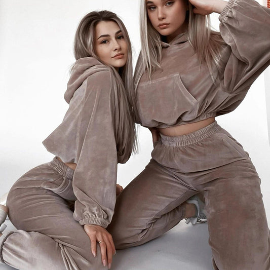 Damen lässiges Velours-Lounge-Set mit cropped Hoodie und bequemen Hosen Stalluxe