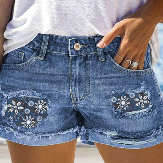 Damen Jeansshorts mit modischem Stickdesign und fransigen Säumen Stalluxe