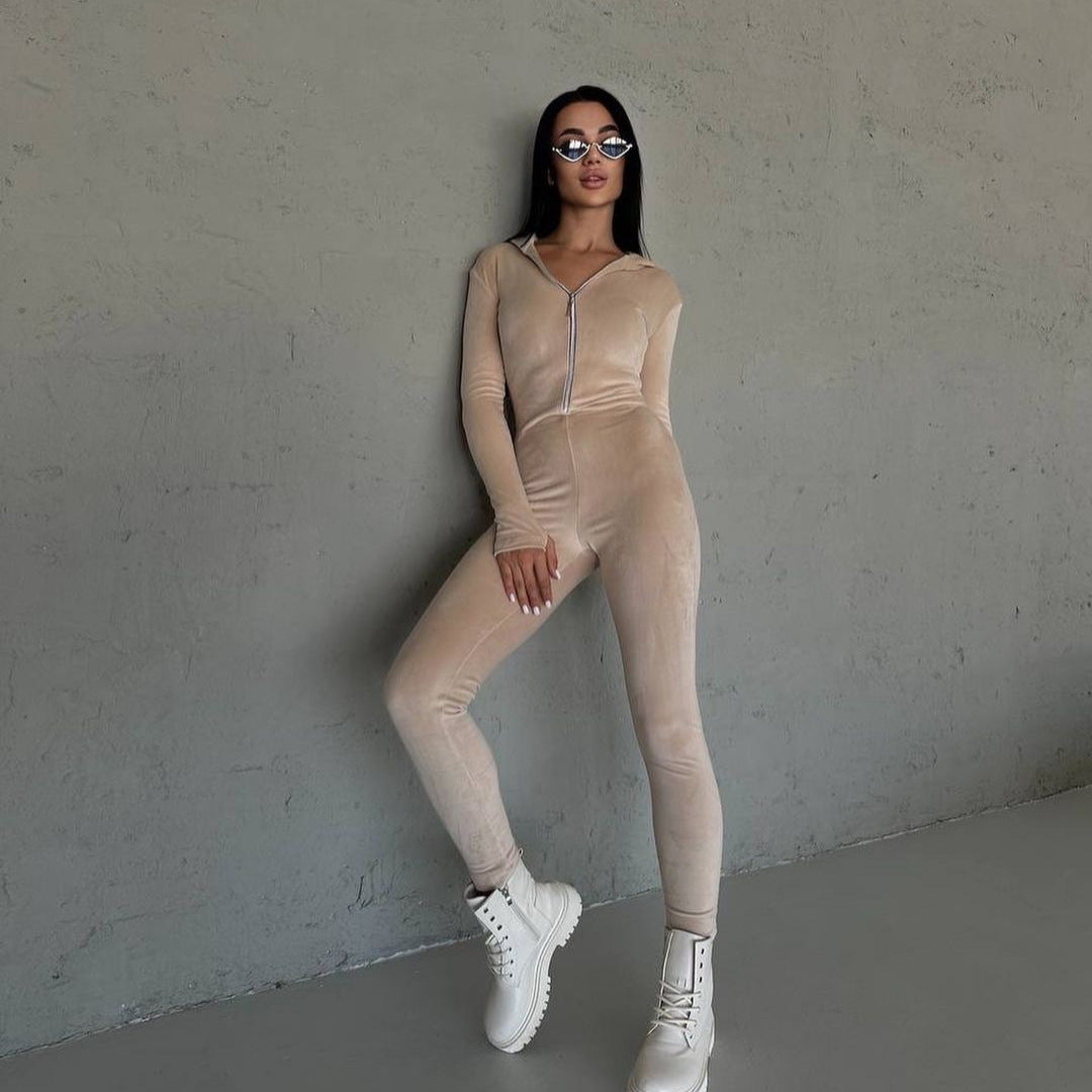 Damen Kapuzenkleid mit funkelndem Bärenmotiv und figurbetonendem Schnitt Stalluxe