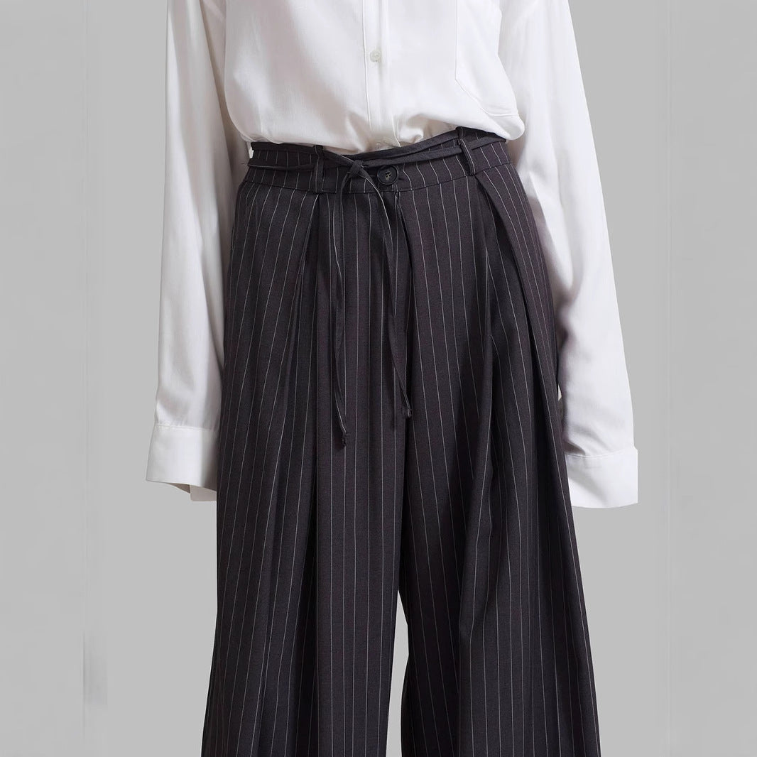 Damen Weitgeschnittene Pluderhose mit feinen Streifen Stalluxe