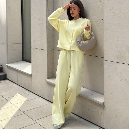 Damen sportliches Freizeit-Set mit lockerem Schnitt und praktischen Taschen Stalluxe