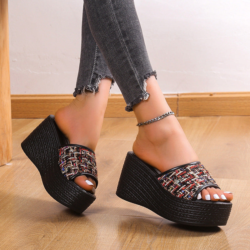 Damen Wedge-Pantoletten mit modernen Textilakzenten und rutschfester Plattform-Sohle Stalluxe
