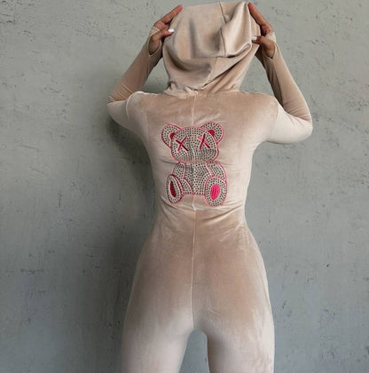 Damen Kapuzenkleid mit funkelndem Bärenmotiv und figurbetonendem Schnitt Stalluxe Hellkhaki