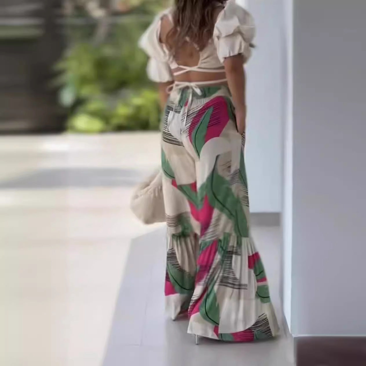 Damen Weit geschnittene Sommerhose mit voluminösen Falten Stalluxe