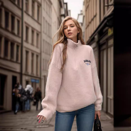 Damen Flauschiger Stehkragenpullover mit Reißverschluss und modernen Details Stalluxe