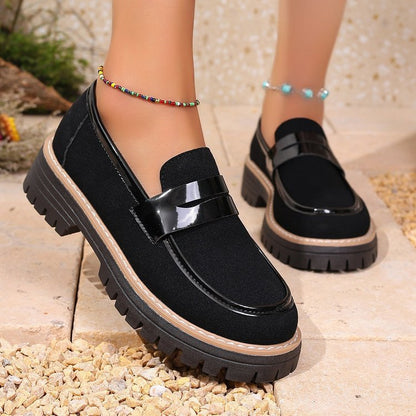 Damen Komfortable Slip-On Schuhe mit robustem Profil und eleganter Applikation Stalluxe